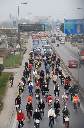 Manifestazioni pubbliche e banda CB